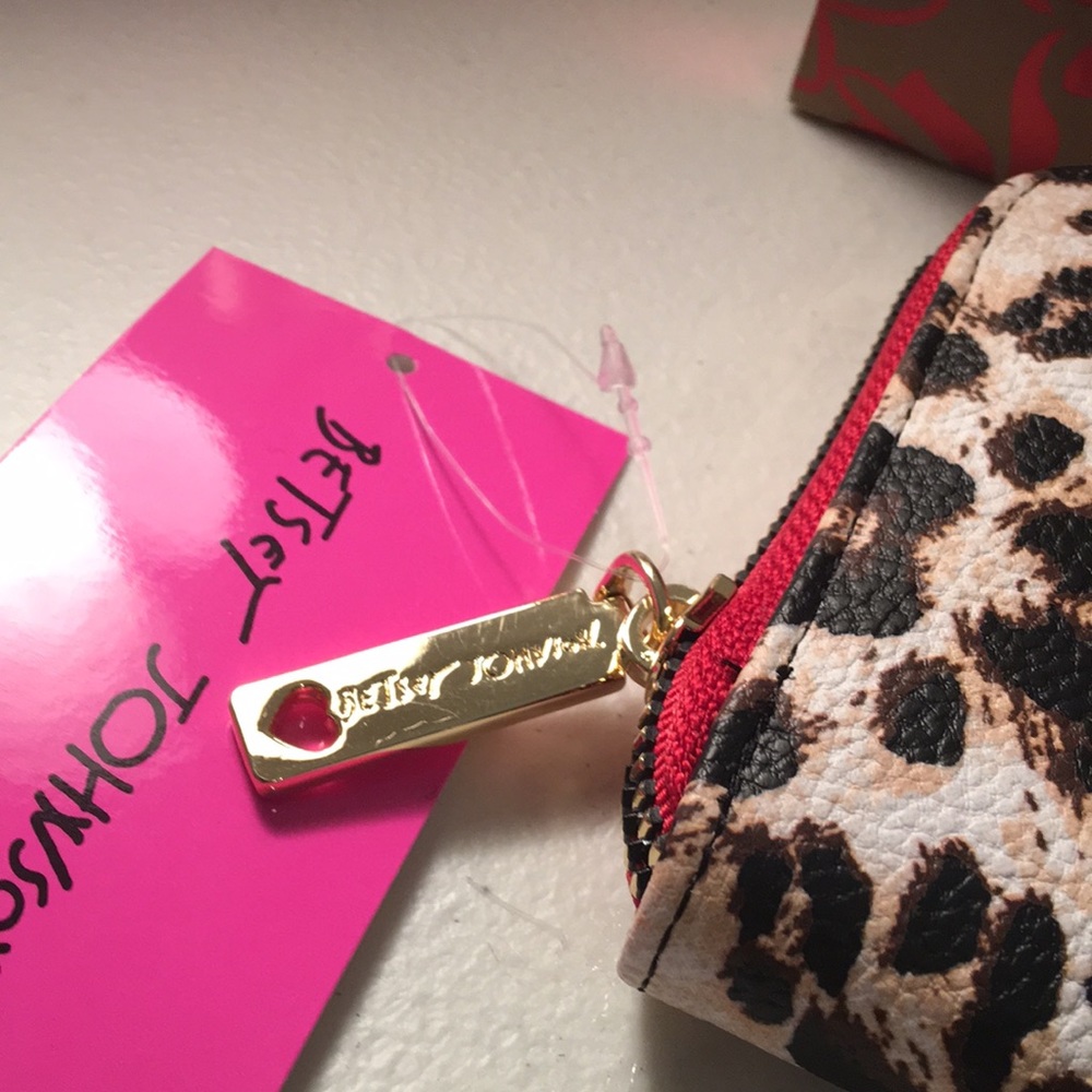 8”x4” Betsey Johnson leopard/ Red - Picture 8 of 8